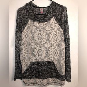 XL long sleeve lace hoodie!!!